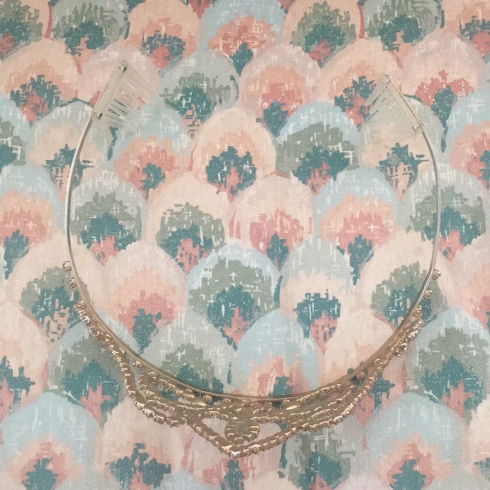 Tiara/Crown - Picture 4 of 10